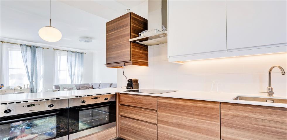 			3 Bedroom, 1 bath, 1 reception Apartment			 Mill Lane, WEST HAMPSTEAD